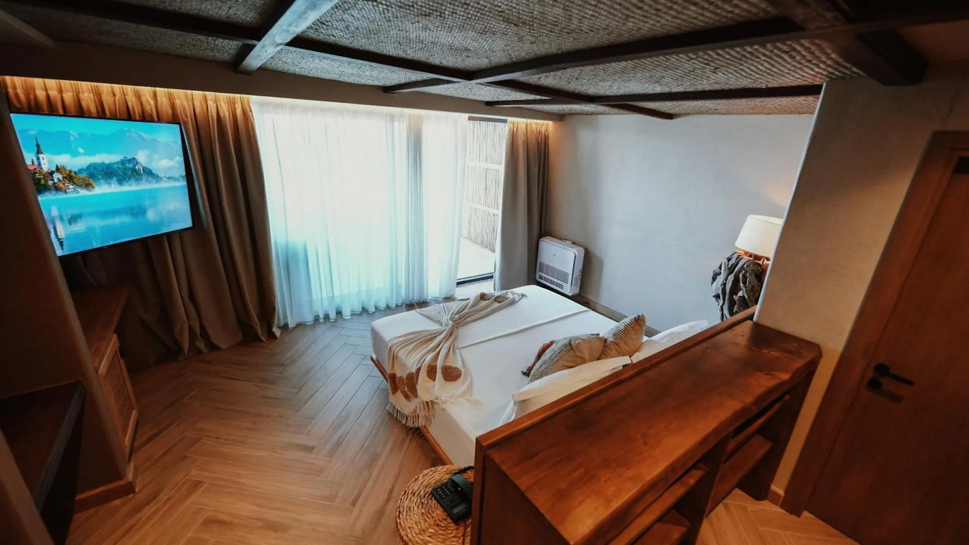 Lost Seaside Hotel Sarandë