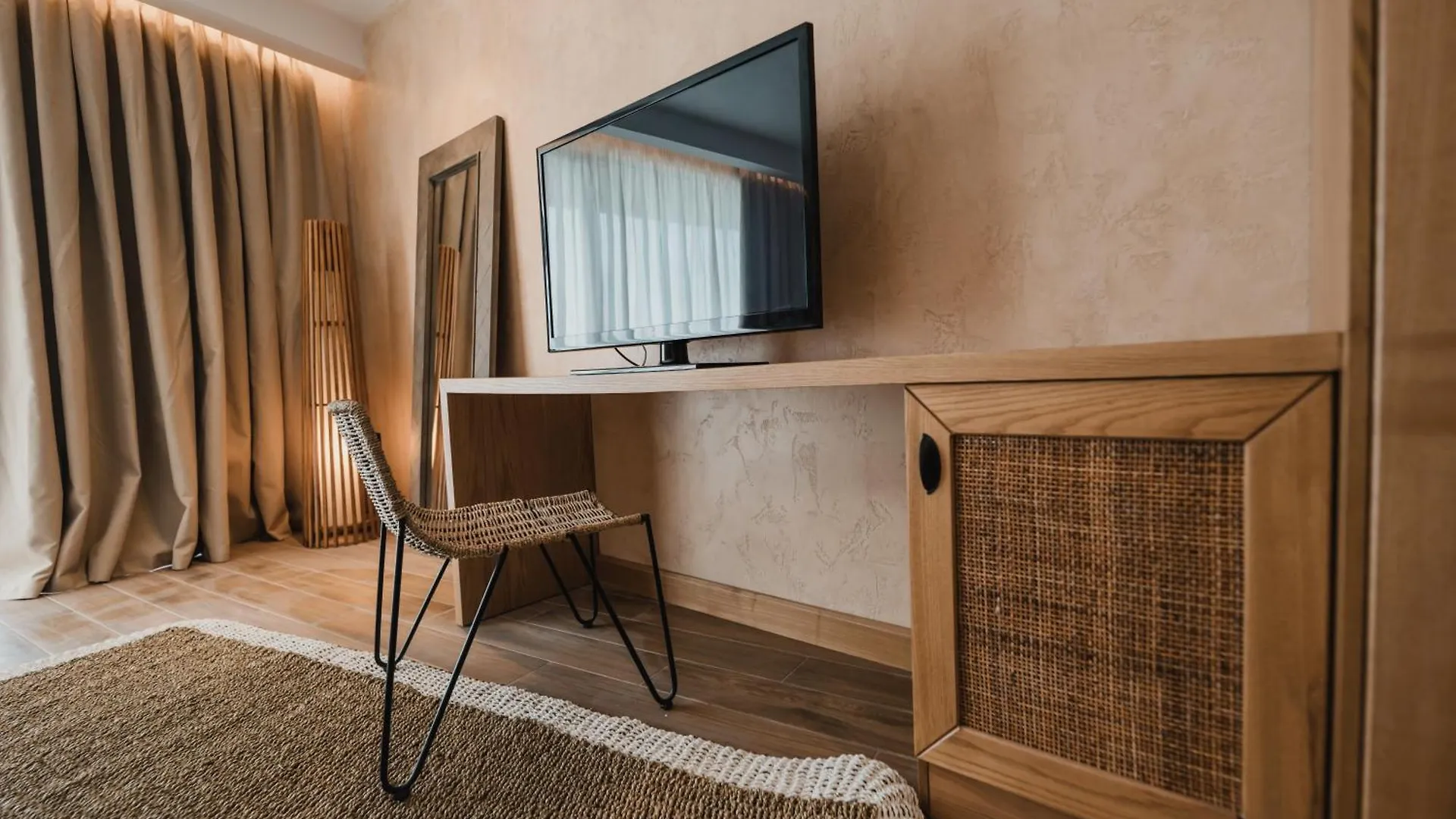 Lost Seaside Hotel Sarandë 0*,  アルバニア