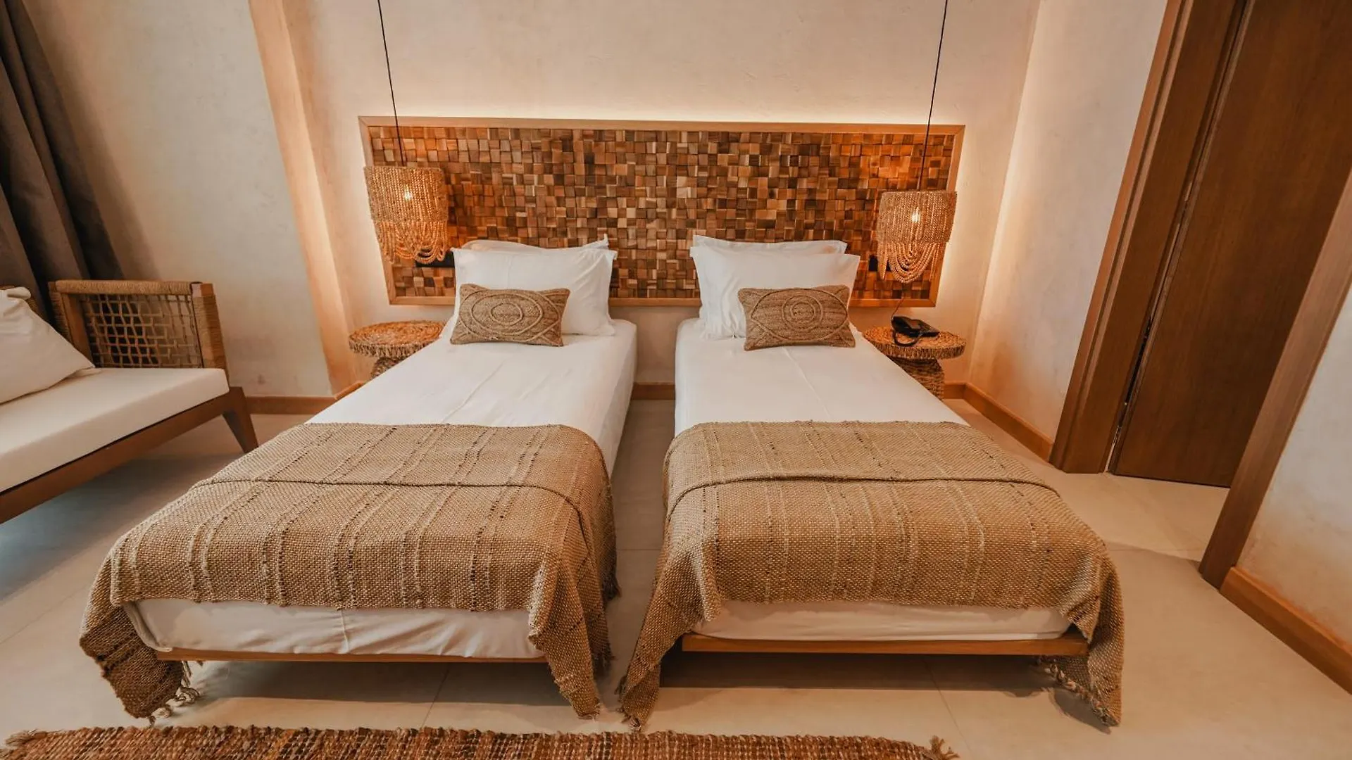 Lost Seaside Hotel Sarandë